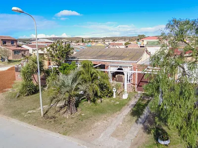 3 Bedroom House For Sale in Port Elizabeth - QxHl.webp