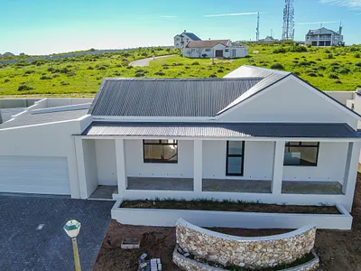 3 Bedroom House For Sale in Saldanha - img