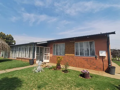3 Bedroom House For Sale in Frankfort - 6mET.webp