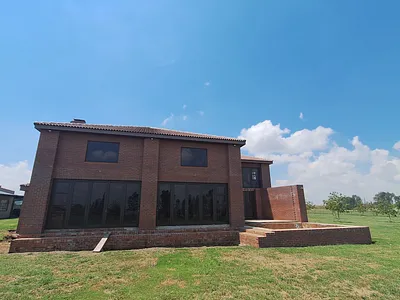 4 Bedroom House For Sale in Oranjeville - img
