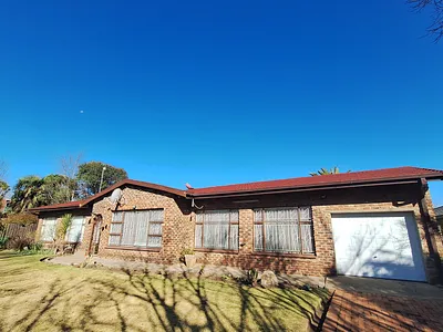 3 Bedroom House For Sale in Vrede - img