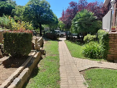 5 Bedroom House For Sale in Burgersdorp - 1Yip.webp