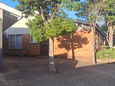 1 Bedroom Apartment To Rent in Kimberley - dAj7.webp
