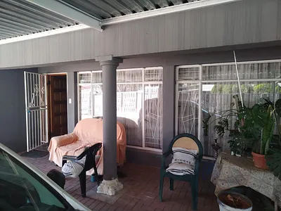 3 Bedroom House To Rent in Kimberley - img