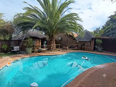 3 Bedroom House For Sale in Bloemfontein - FphE.webp