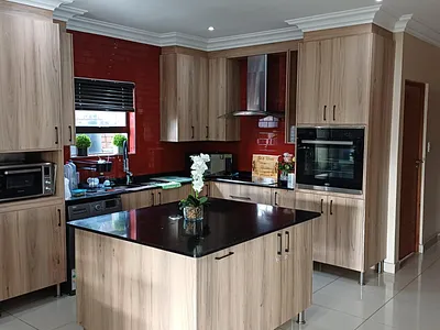3 Bedroom House For Sale in Bloemfontein - Iut6.webp