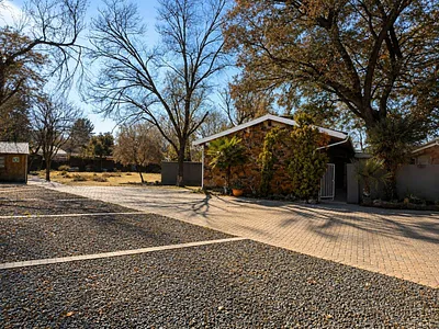 16 Bedroom House For Sale in Bloemfontein - bTw3.webp