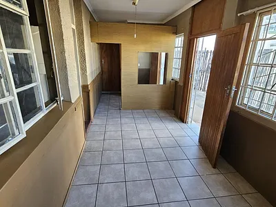 1 Bedroom Apartment To Rent in Kimberley - 8vyW.webp