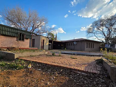 3 Bedroom House For Sale in Bloemfontein - 1LHU.webp