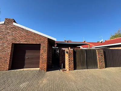 2 Bedroom House For Sale in Kimberley - YY0d.webp
