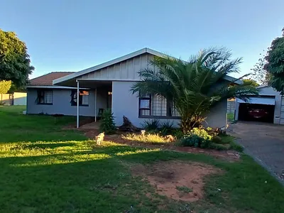 3 Bedroom House To Rent in Bloemfontein - img