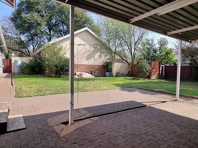 4 Bedroom House For Sale in Bloemfontein - 4Y1J.webp