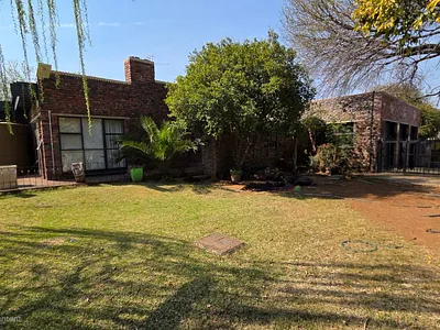 5 Bedroom House For Sale in Bloemfontein - kRmk.webp