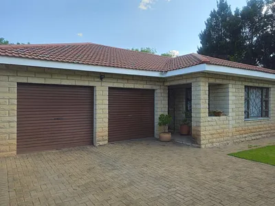 3 Bedroom House For Sale in Ladybrand - WdVs.webp