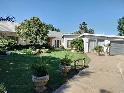 4 Bedroom House For Sale in Bultfontein - img