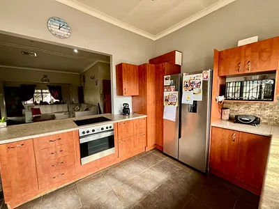 3 Bedroom House For Sale in Kimberley - img