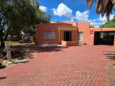 3 Bedroom House For Sale in Bloemfontein - GzuY.webp