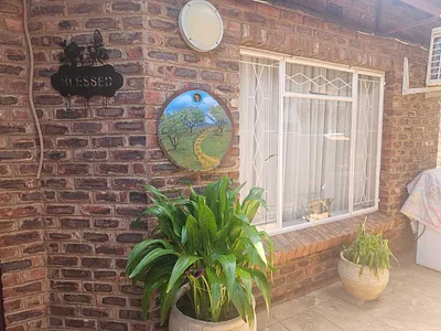 3 Bedroom House For Sale in Kimberley - NIOO.webp
