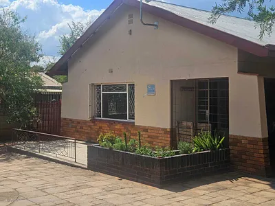 3 Bedroom House To Rent in Kimberley - Uqzr.webp