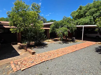 13 Bedroom House For Sale in Bloemfontein - hiF8.webp