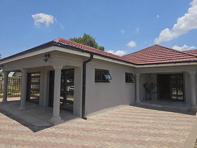 3 Bedroom House For Sale in Ladybrand - 0DYa.webp