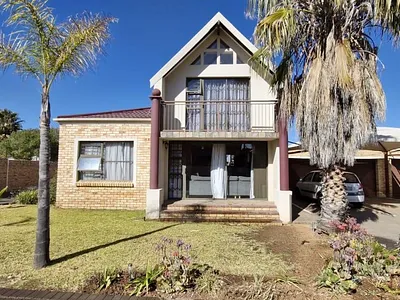 2 Bedroom Townhouse For Sale in Bloemfontein - kCzf.webp