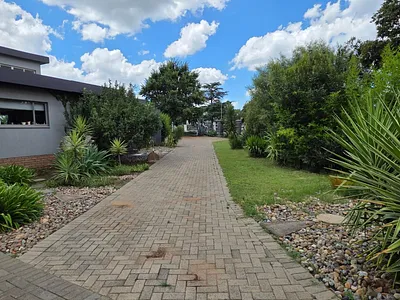 6 Bedroom House For Sale in Bloemfontein - wPcz.webp