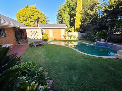 4 Bedroom House For Sale in Bloemfontein - o25G.webp