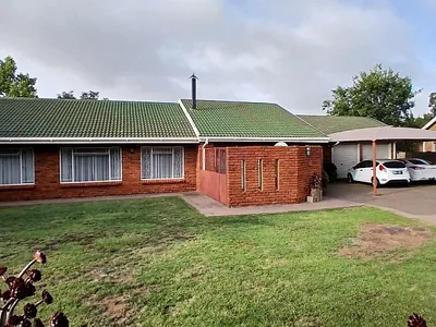 3 Bedroom House For Sale in Bloemfontein - C7ee.webp