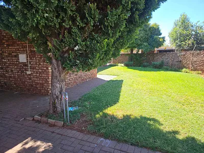 3 Bedroom Townhouse For Sale in Kimberley - CQnL.webp