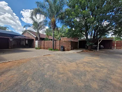 3 Bedroom Townhouse For Sale in Kimberley - gTwn.webp