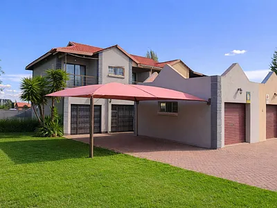 3 Bedroom House For Sale in Bloemfontein - CBf4.webp
