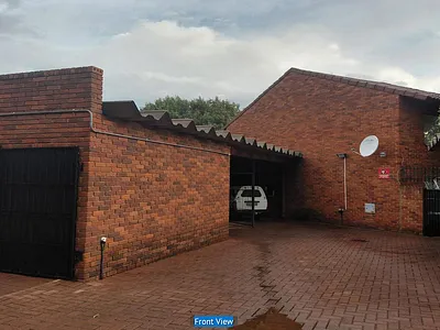 2 Bedroom Townhouse For Sale in Bloemfontein - vRe9.webp