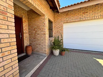 3 Bedroom Townhouse For Sale in Kimberley - Ygtx.webp