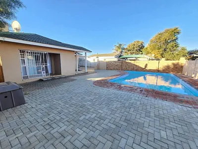 3 Bedroom House For Sale in Kimberley - 7xRk.webp
