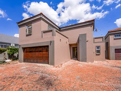 4 Bedroom House For Sale in Pretoria - Oinp.webp