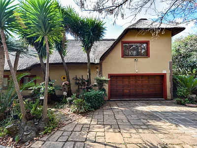 4 Bedroom House For Sale in Pretoria - LR0h.webp