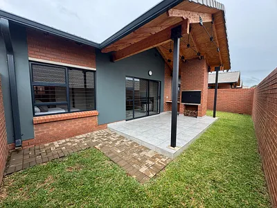 3 Bedroom Townhouse For Sale in Pretoria - sbzP.webp