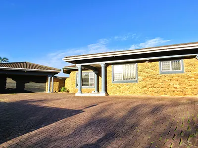 3 Bedroom House For Sale in Richards Bay - uZ69.webp