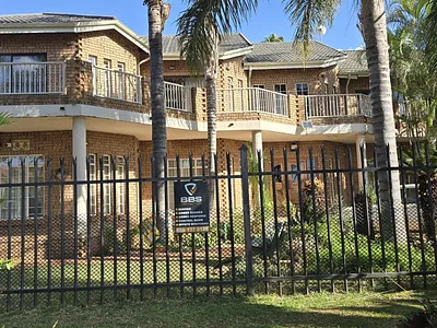 6 Bedroom House For Sale in Akasia - vv5J.webp