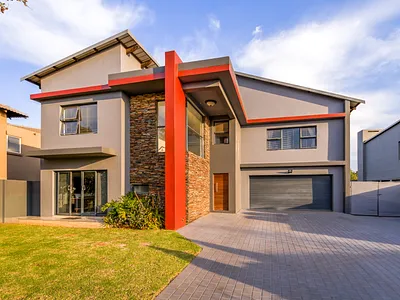 4 Bedroom House For Sale in Pretoria - 18Da.webp