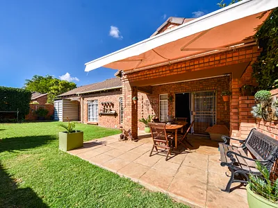 2 Bedroom Townhouse For Sale in Pretoria - C8ke.webp
