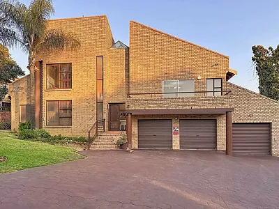 4 Bedroom House For Sale in Pretoria - cZYb.webp
