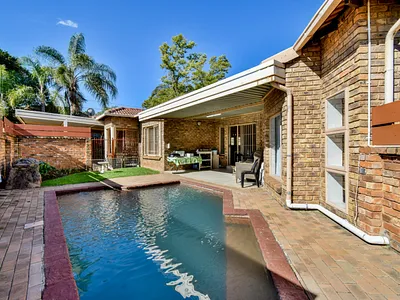 4 Bedroom Townhouse For Sale in Pretoria - mE6i.webp