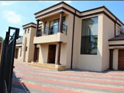 5 Bedroom House For Sale in Rayton - hpNp.webp