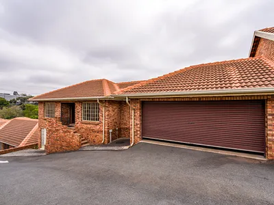 4 Bedroom Townhouse For Sale in Pretoria - nZfl.webp