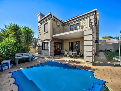 3 Bedroom Townhouse For Sale in Pretoria - vPPB.webp