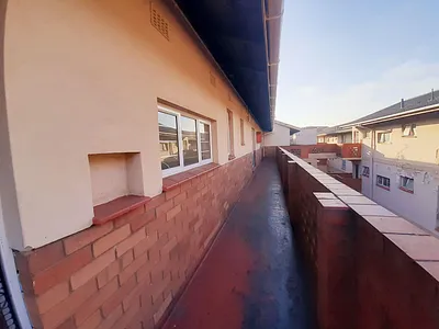2 Bedroom Apartment For Sale in Durban - img