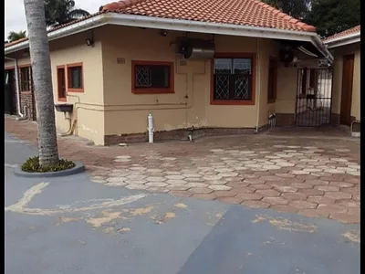 2 Bedroom House To Rent in Durban - img