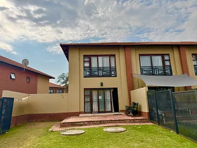 3 Bedroom Townhouse For Sale in Pretoria - iO9A.webp
